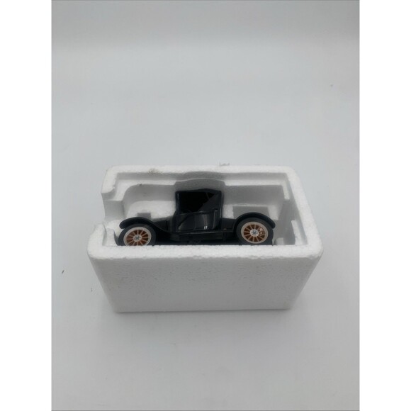 NATIONAL MOTOR MUSEUM MINT 1925 Ford Model T coupe 1:32 scale model - Picture 8 of 9